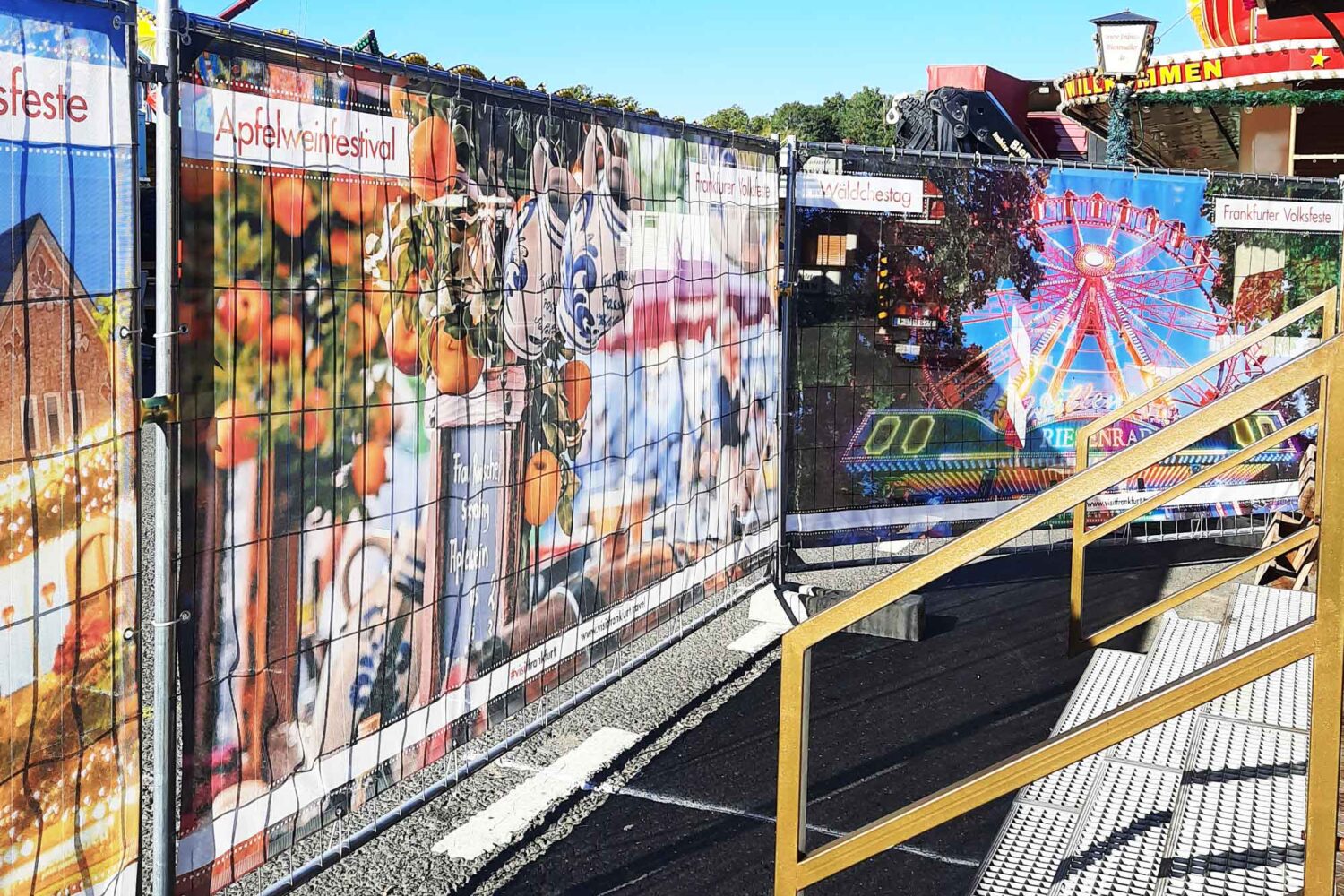 Bauzaun-mit-meshbannern-dippemess-frankfurt Meshbanner Dippemess Frankfurt