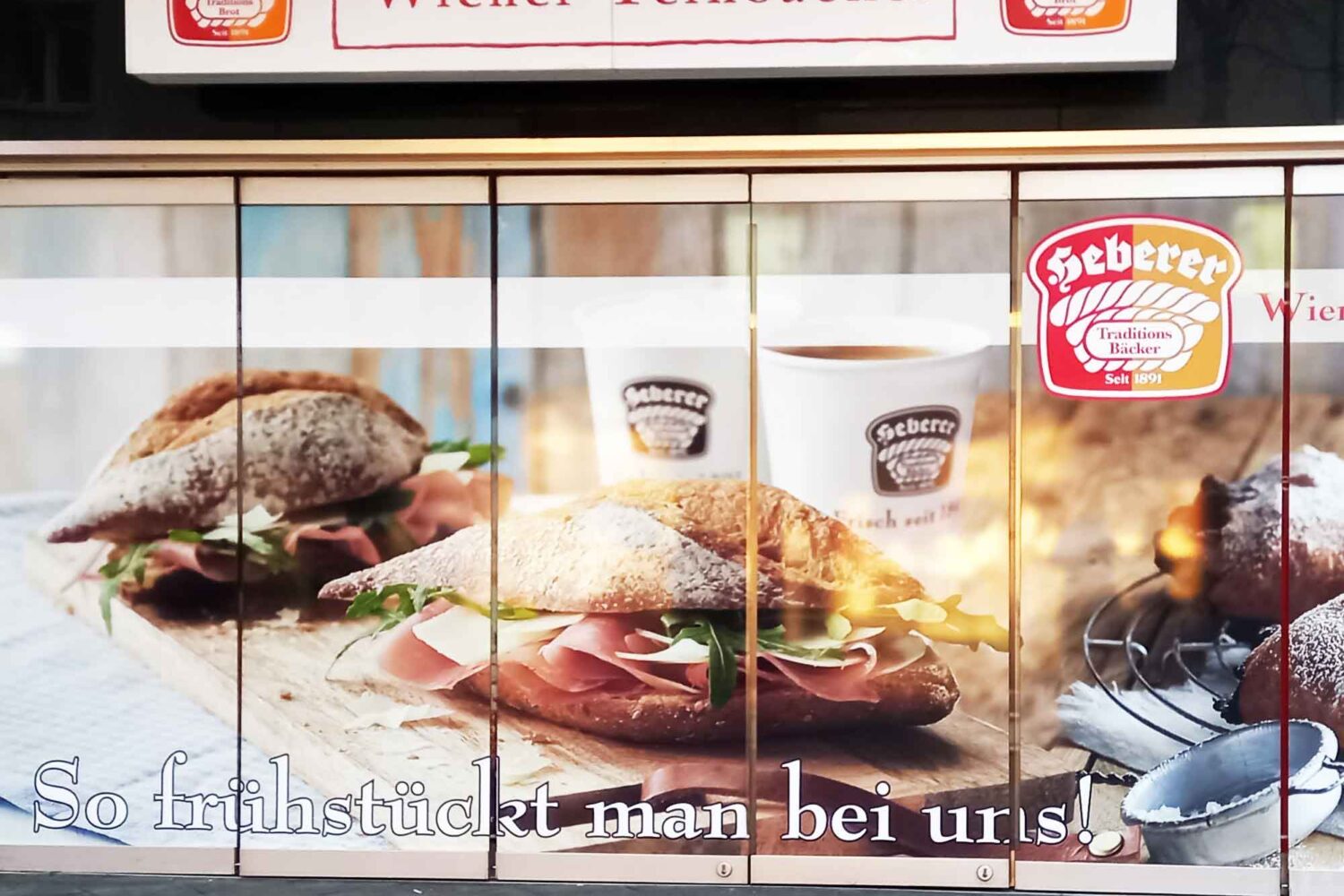 Foliendruck Schaufensterbeklebung mit Digitaldruck in Mannheim