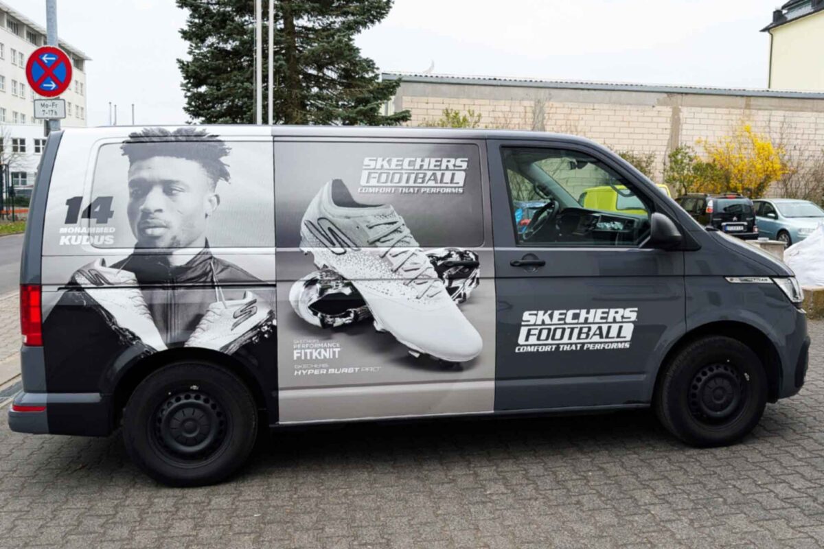 Fahrzeugteilverklebung mit Digitaldruck Bildmotiv für Sketchers