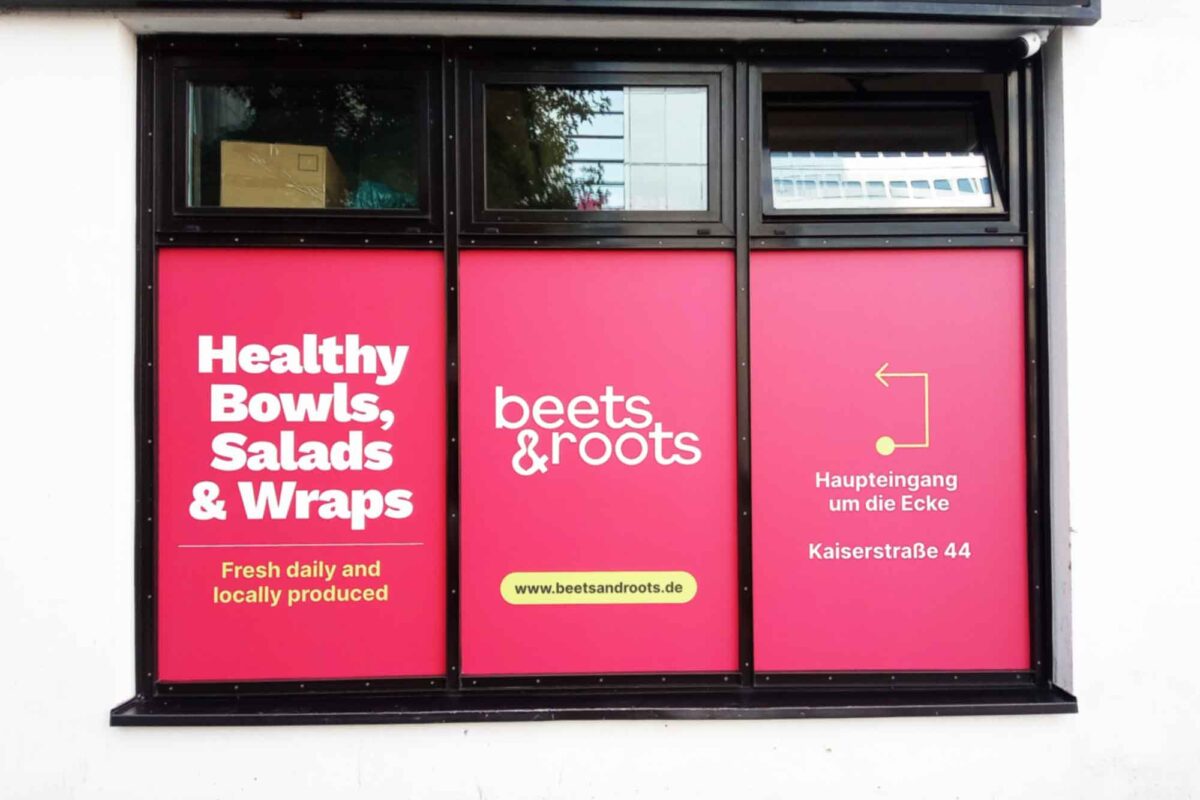 Schaufensterbeklebung in Frankfurt Europaallee