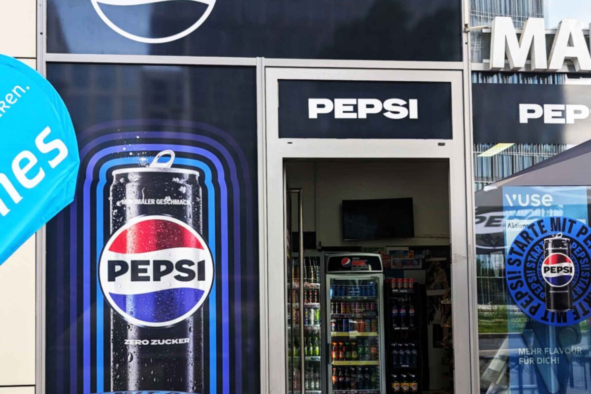 Schaufensterbeklebung für Kiosk in Frankfurt Europaallee