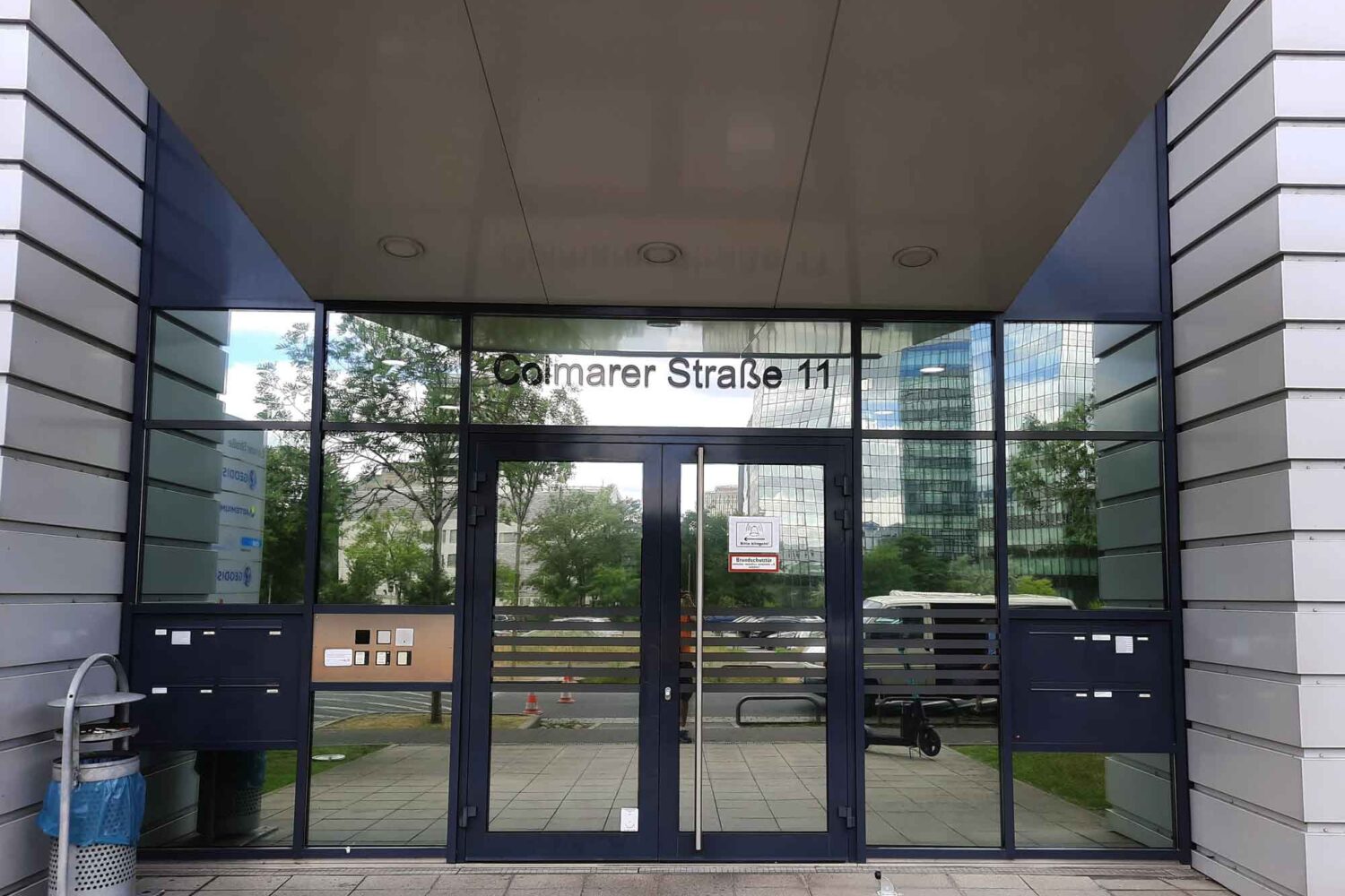 Spiegelfolien-fuer-Flachglas Sonnenschutzfolie in Spiegeloptik